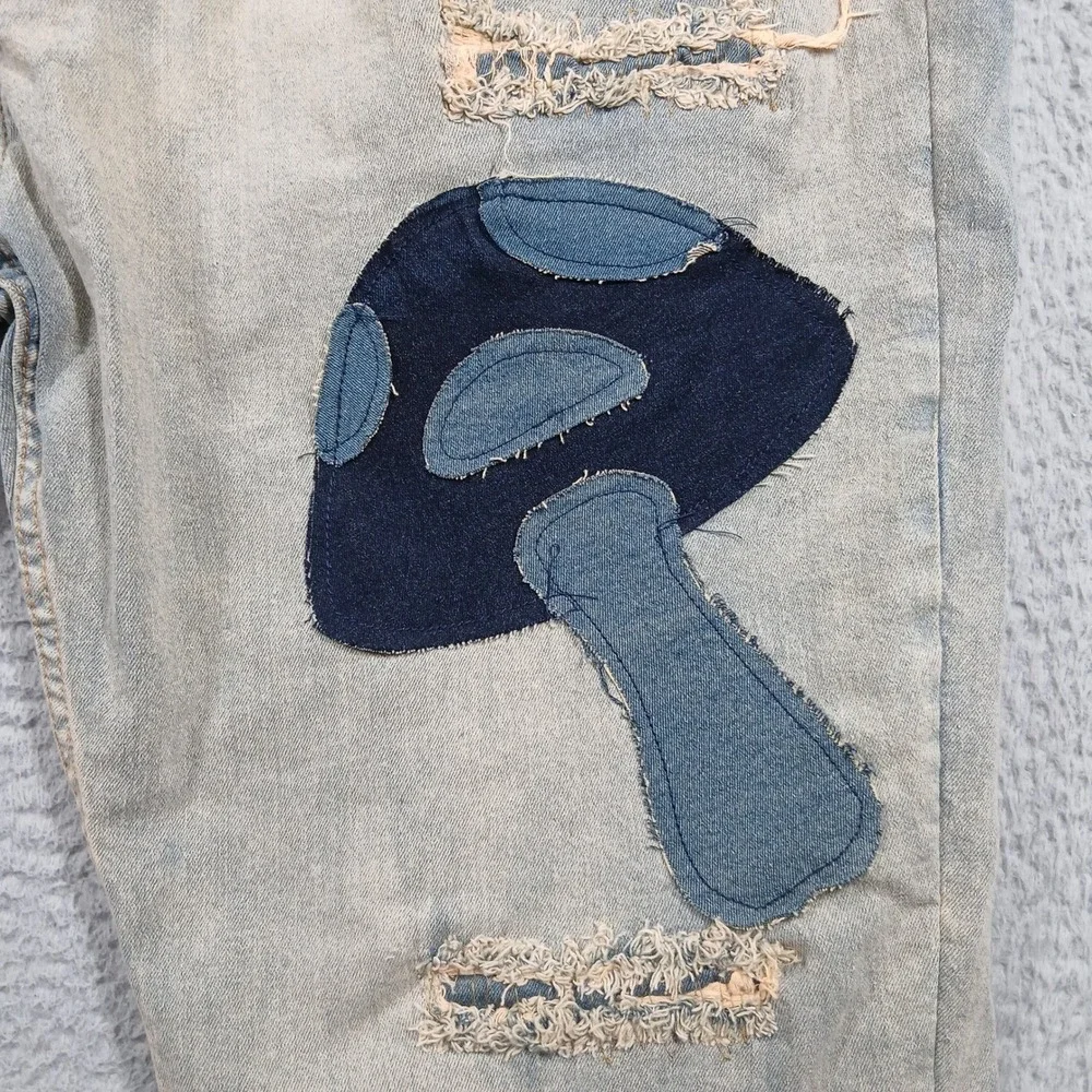 Another Hype Piece AHP Mushroom Patch Distressed Slim Jeans Men's 44x33 EUC‎